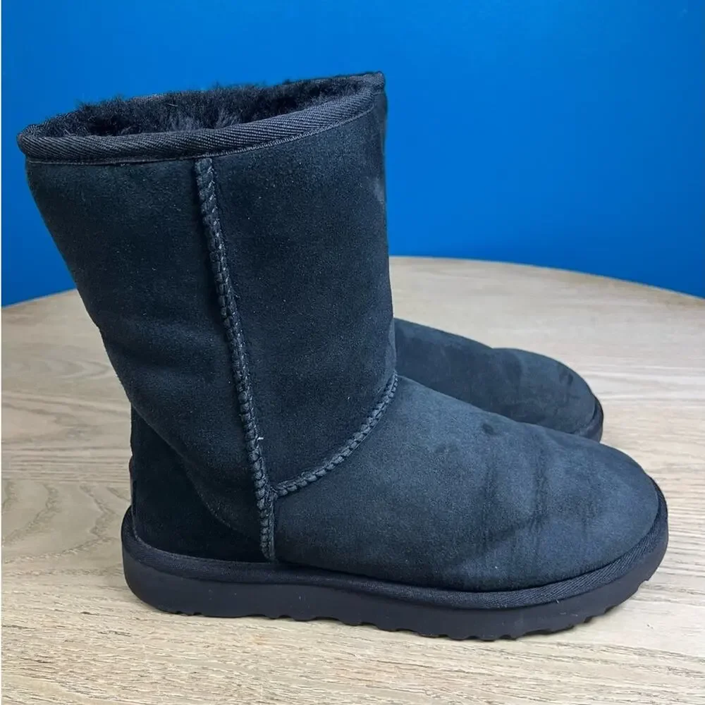 UGG Classic Short II Black Suede Shearling Boots Women’s Size 7